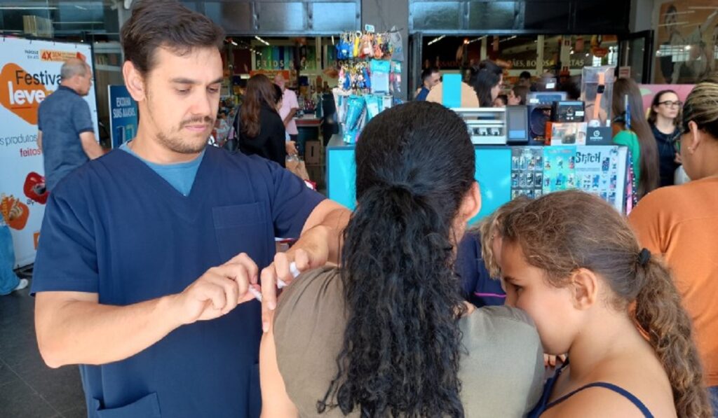 Gripe: mais de 1.500 pessoas foram vacinadas em mercados da cidade