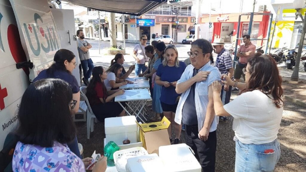 Sábado terá vacinação contra a influenza na Praça Barão